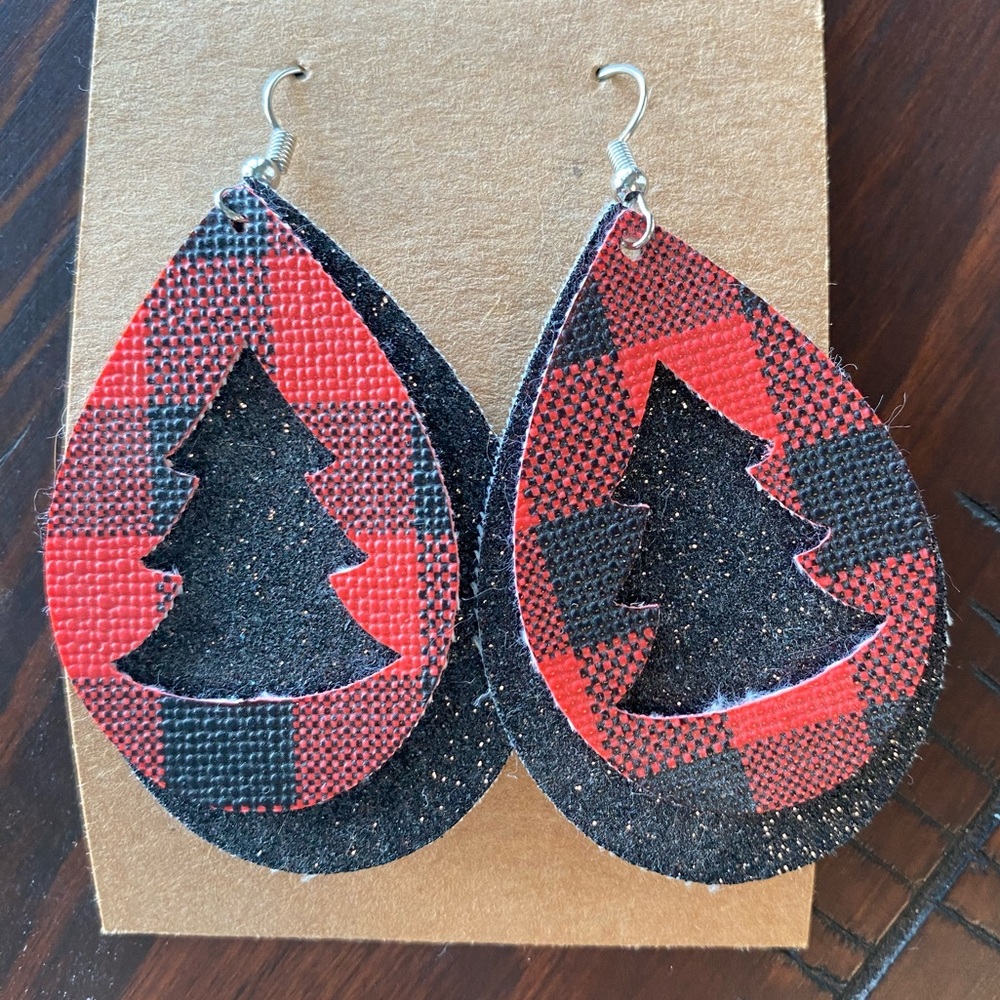 Christmas earrings. NEW